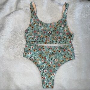 NWOT Small Kulani Kinis Gigi Bikini